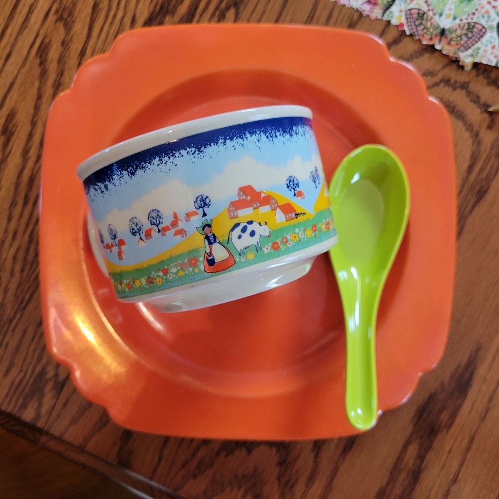 Vintage Farmhouse Scene Mug ~ Made in Japan ~ 1970s? ~ Glossy & Colorful ~ VGUC